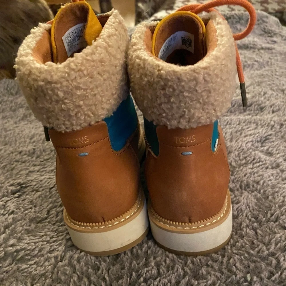 TOMS Women’s Mesa Hiking Boots
